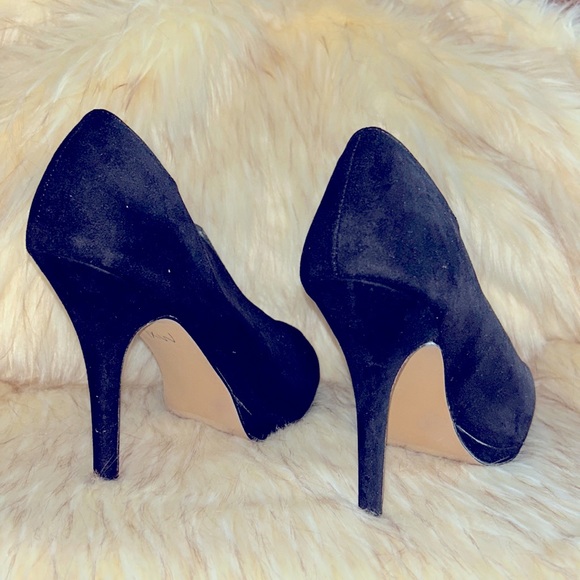 Apt.9 Black Suede Heels - Picture 3 of 3